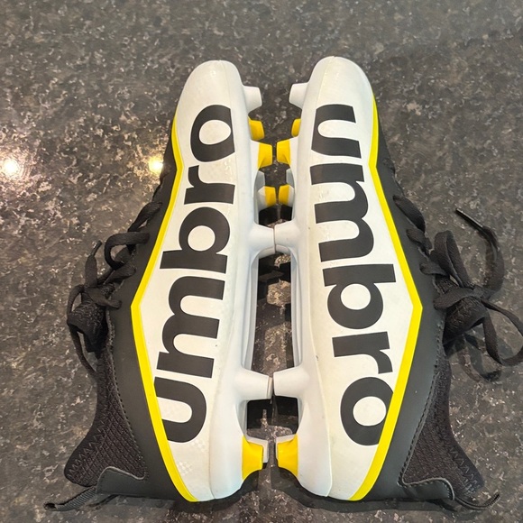 Umbro Black, Yellow, and White Soccer Cleats - Picture 4 of 8